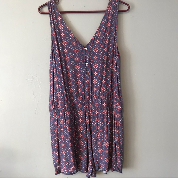 Wild Pearl Romper Size Medium - Picture 2 of 10